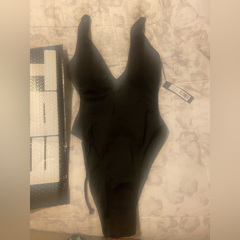 NWT High Cut Plungey XS Black